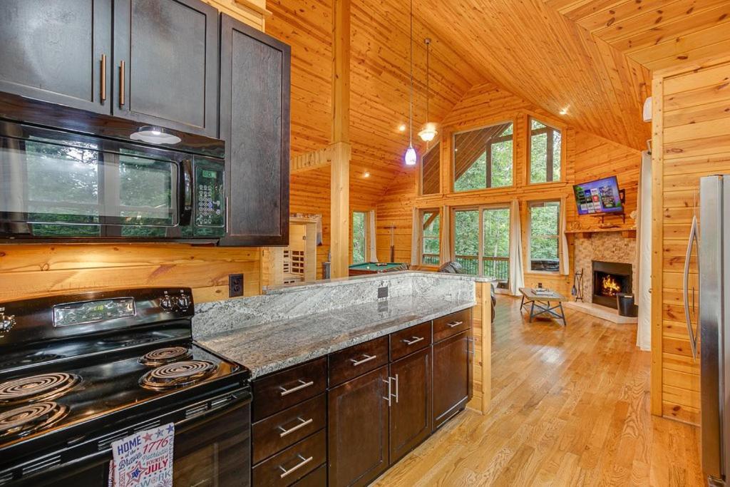 Perfect Couples Cabin W 2 Person Spa Bath Cornelia Dış mekan fotoğraf