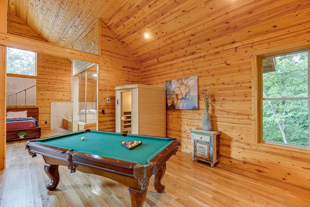 Perfect Couples Cabin W 2 Person Spa Bath Cornelia Dış mekan fotoğraf