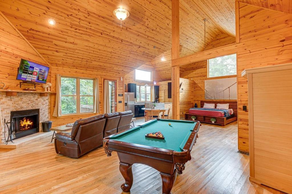 Perfect Couples Cabin W 2 Person Spa Bath Cornelia Dış mekan fotoğraf