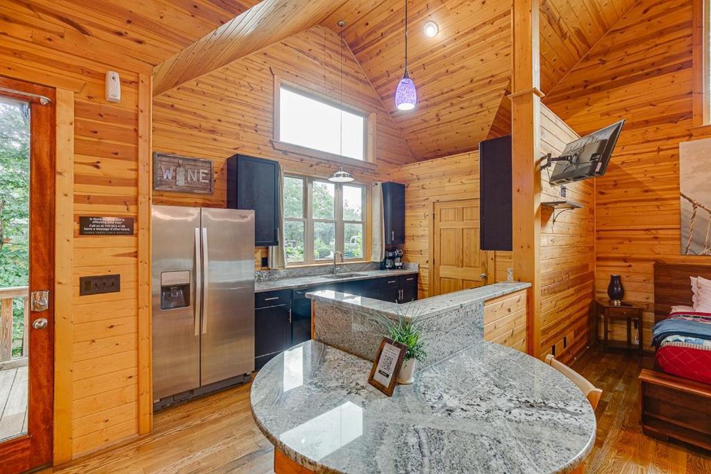 Perfect Couples Cabin W 2 Person Spa Bath Cornelia Dış mekan fotoğraf